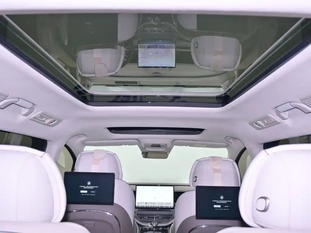 Tengri D9 2022 DM-i 970 All-Wheel Drive Prestige Edition