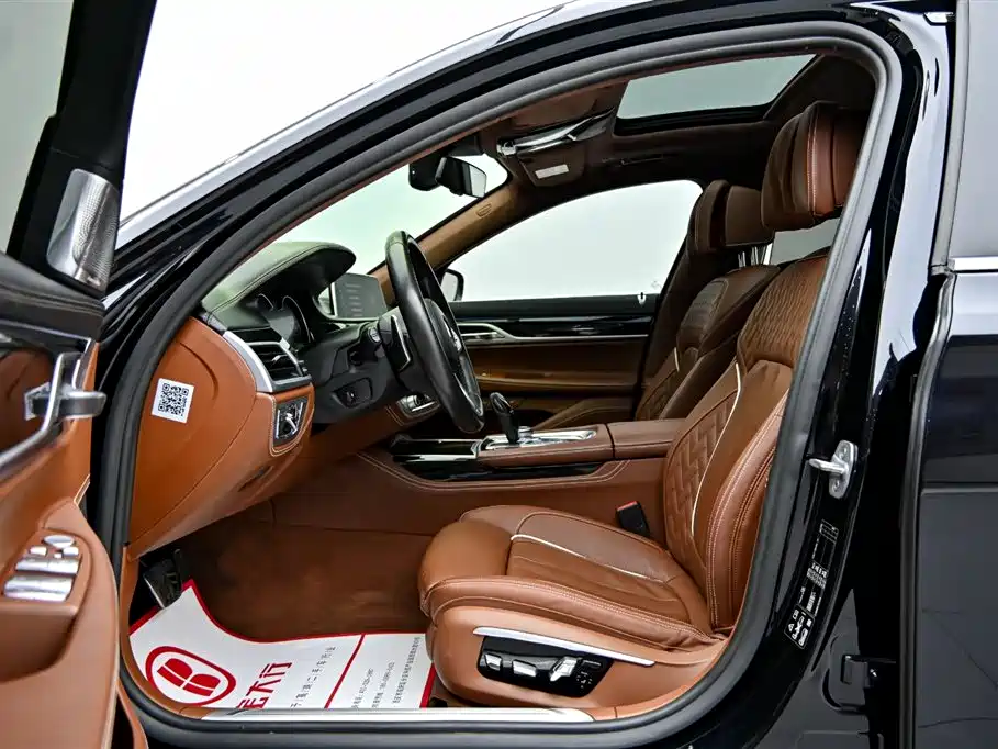 BMW 7 Series 2018 740Li xDrive Luxury Edition M Sport Package