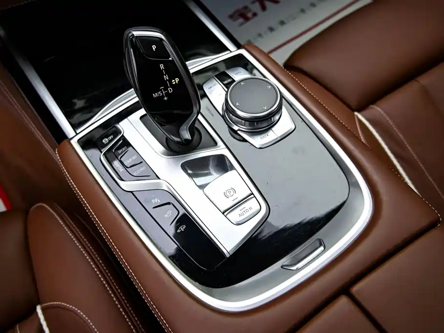 BMW 7 Series 2018 740Li xDrive Luxury Edition M Sport Package