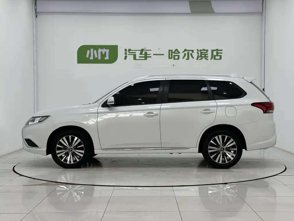 Outlander 2021 2.0L 2WD Enjoyment Edition 5-seat