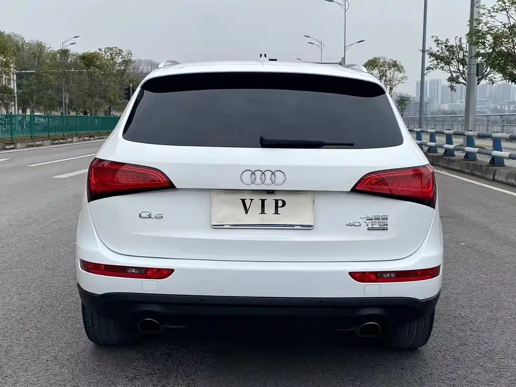 Audi Q5 2016 model Comfort Edition