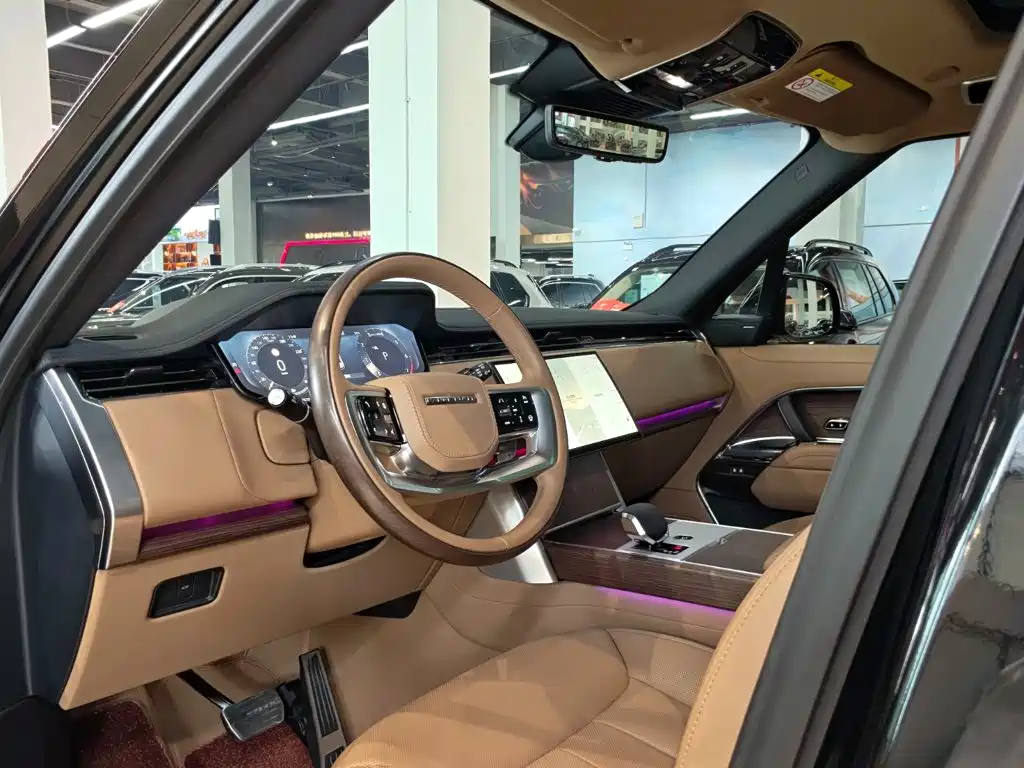 Range Rover 2025 Edition 3.0 L6 400PS Grand Extended Version