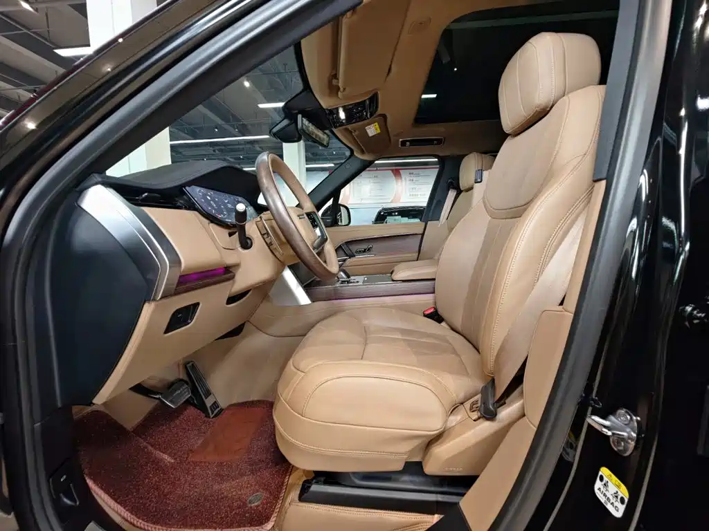 Range Rover 2025 Edition 3.0 L6 400PS Grand Extended Version