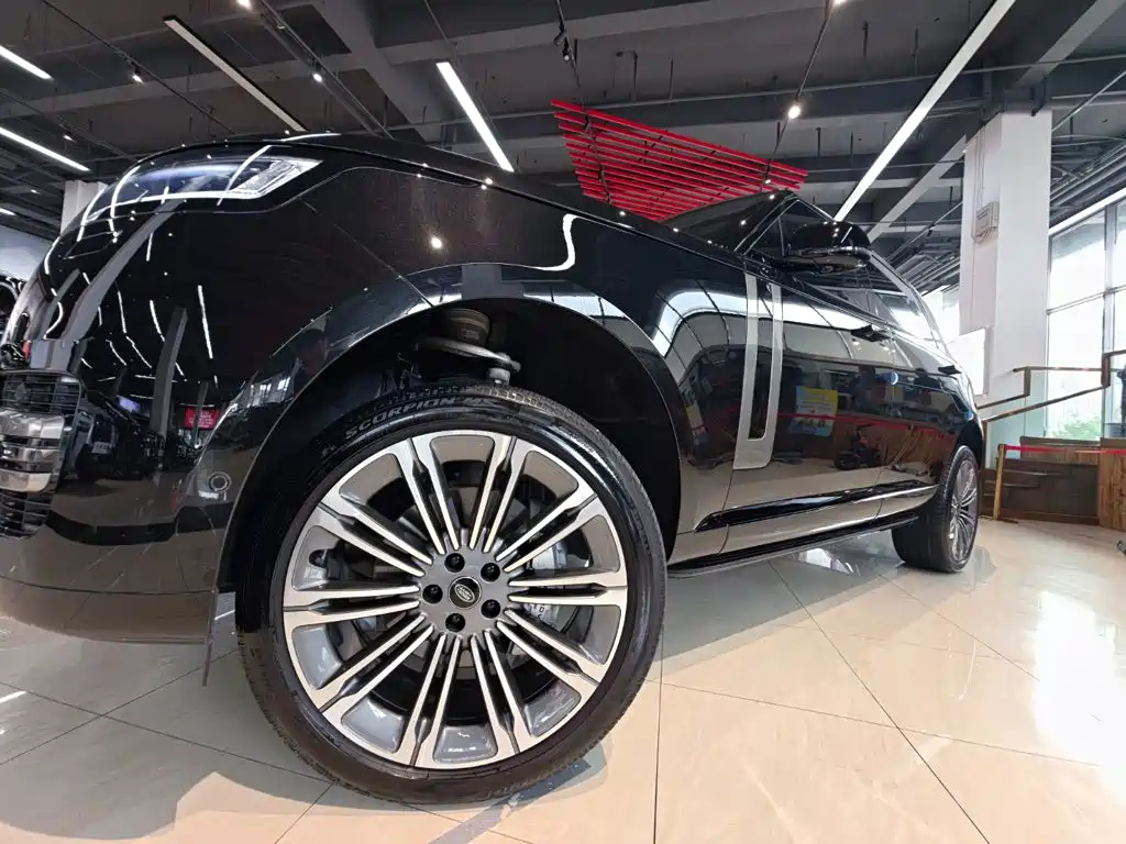 Range Rover 2025 Edition 3.0 L6 400PS Grand Extended Version