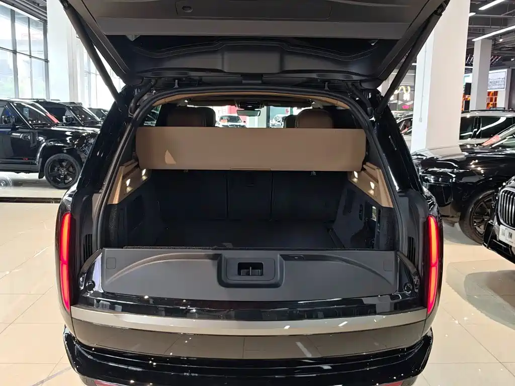 Range Rover 2025 Edition 3.0 L6 400PS Grand Extended Version