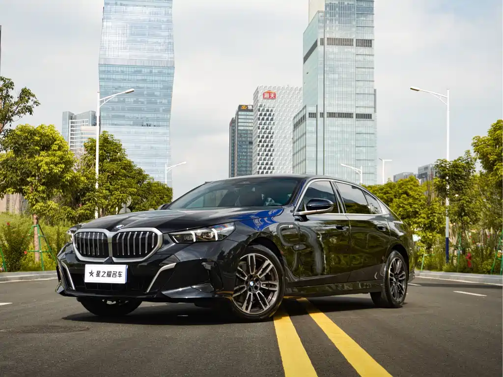 BMW 5 Series 2025 525Li M Sport Package