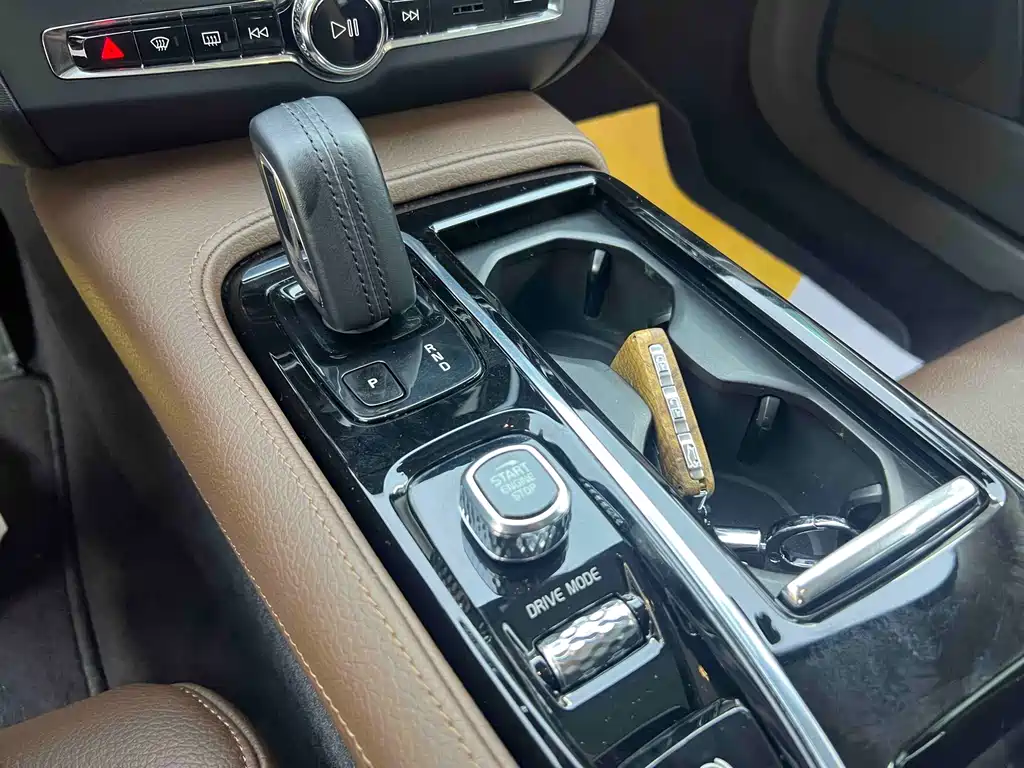 Volvo S90 Plug-in Hybrid 2020 T8 E-AWD Intelligent Luxury Edition