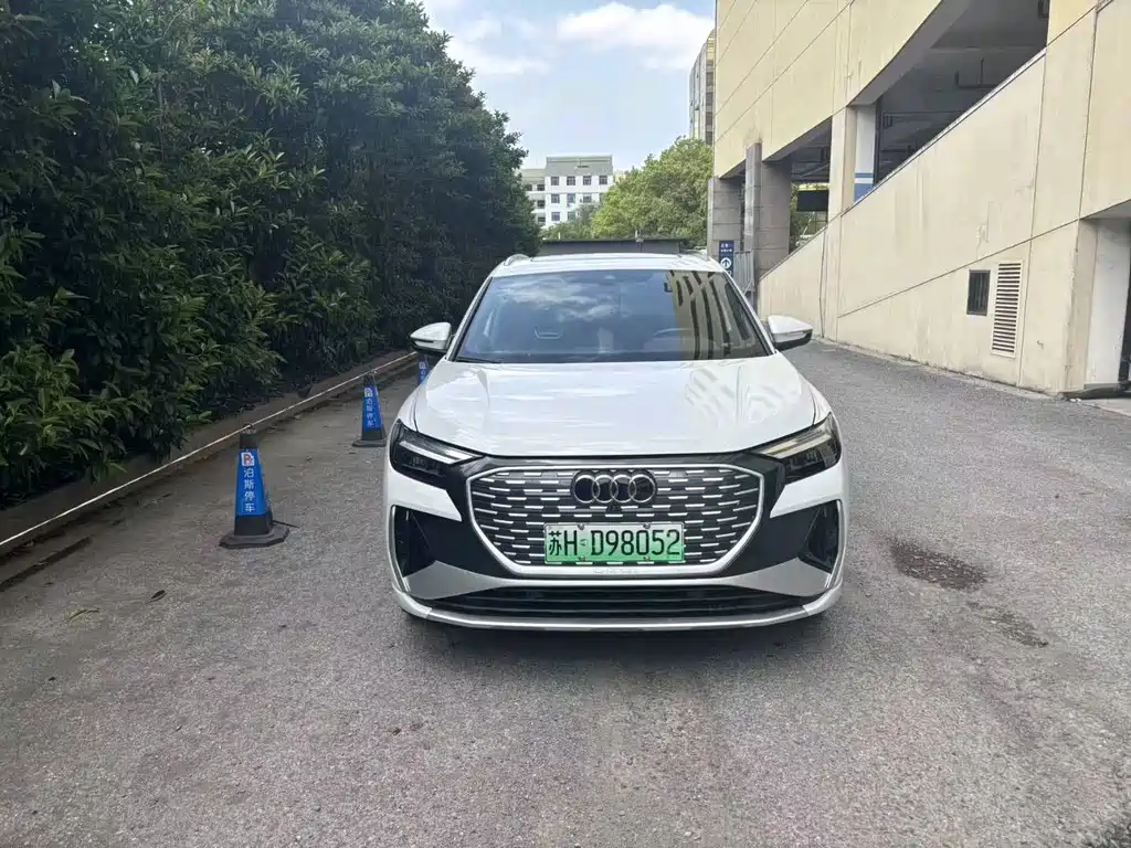 Audi Q4 e-tron 2023 40 e-tron Creative Edition