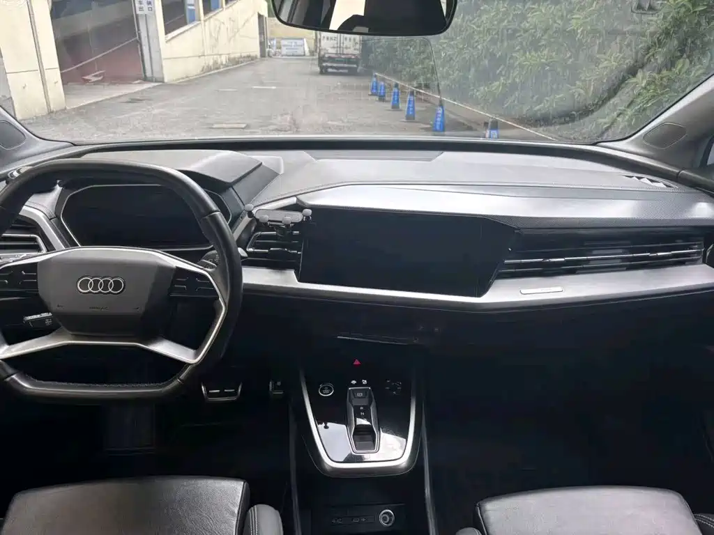 Audi Q4 e-tron 2023 40 e-tron Creative Edition