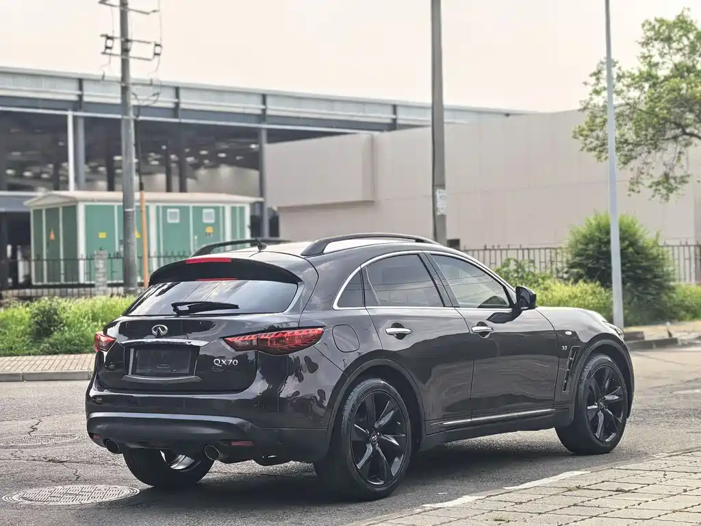 Infiniti QX70 2015 3.7L Absolute Edition