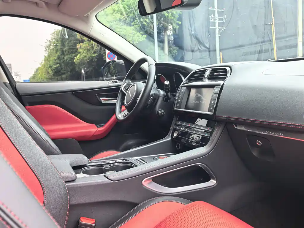 Jaguar F-PACE 2016 3.0 SC AWD R-Sport Sport Edition