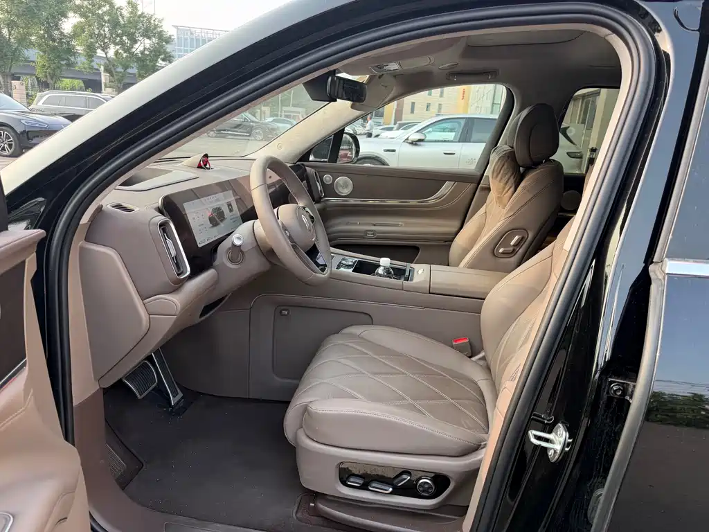 SUV M9 2025 Edition Range-Extended Ultra Version 52kWh 5-Seat (192-line LiDAR)