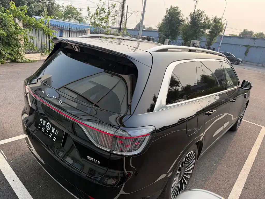 SUV M9 2025 Edition Range-Extended Ultra Version 52kWh 5-Seat (192-line LiDAR)