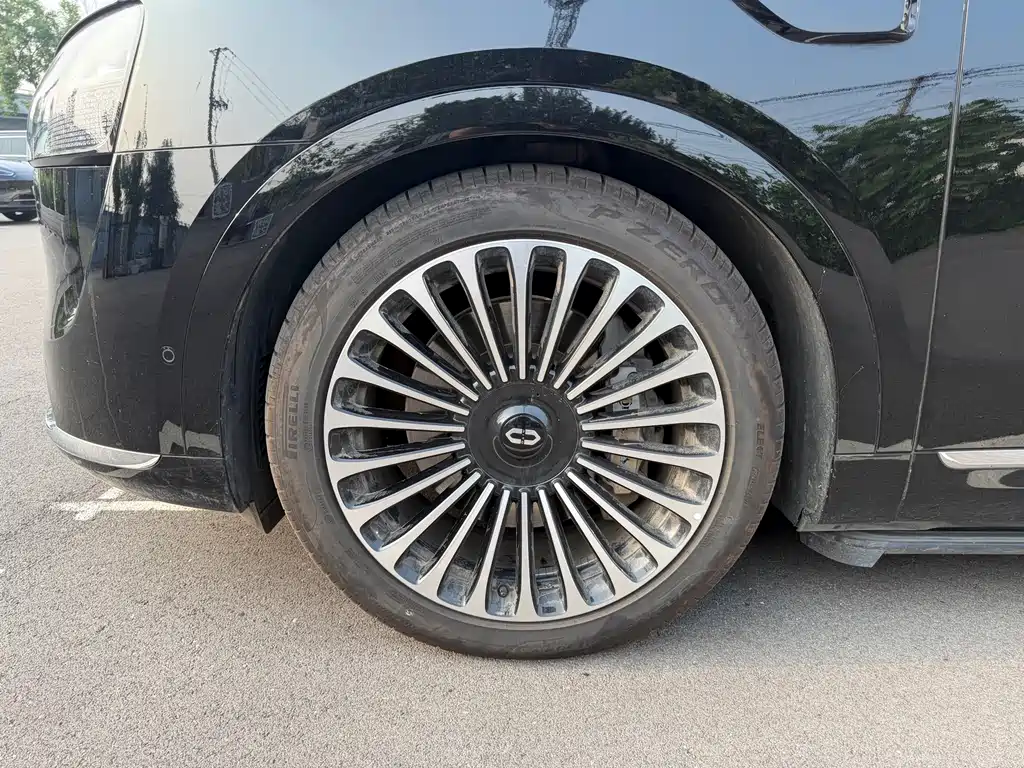 SUV M9 2025 Edition Range-Extended Ultra Version 52kWh 5-Seat (192-line LiDAR)