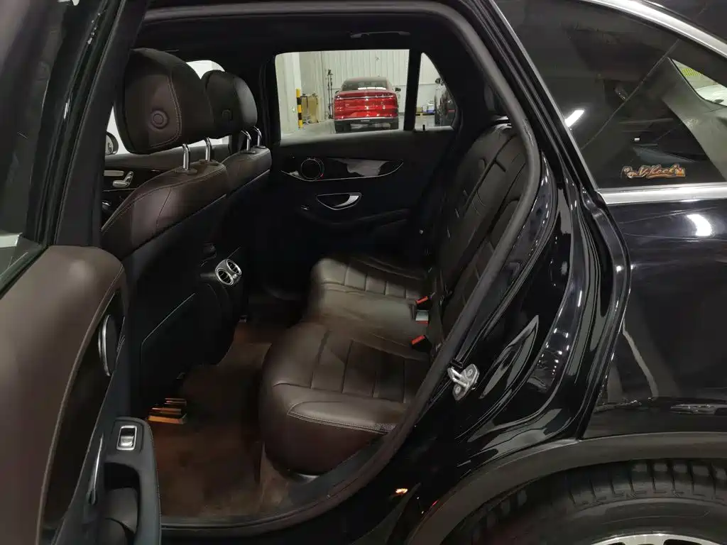 Mercedes-Benz GLC 2017 260 4MATIC Dynamic Edition