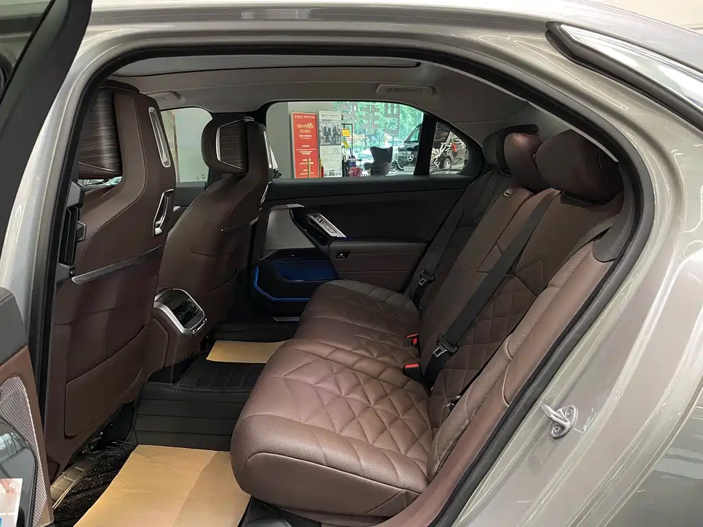 BMW 7 Series 2023 740Li Leading Edition Luxury Package