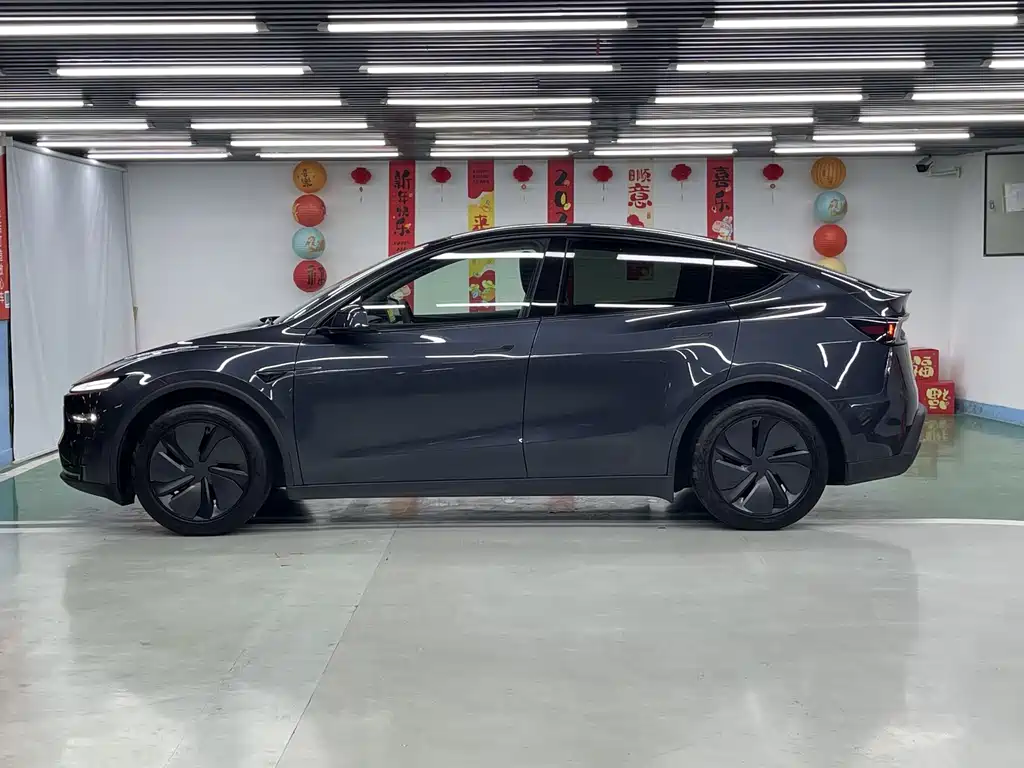 Model Y 2025 Rear-Wheel Drive Edition