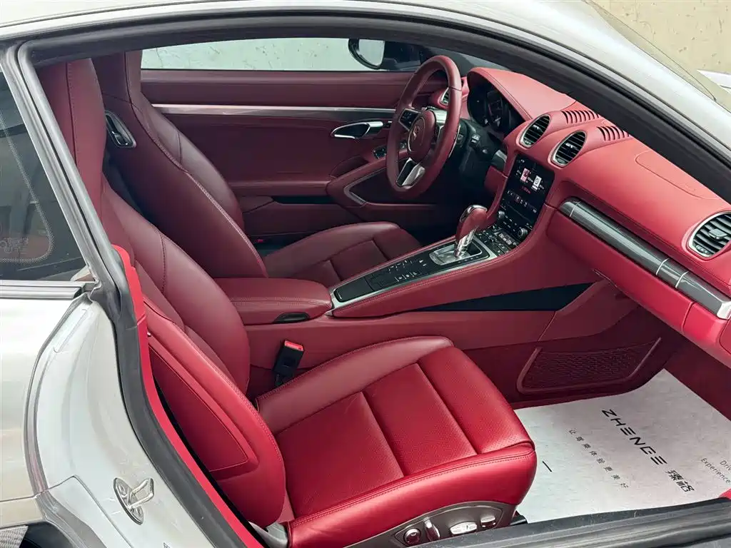 Porsche 718 Cayman 2.0T 2018 Model