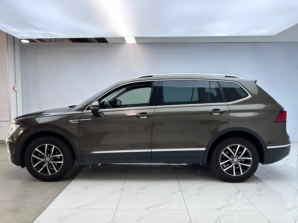 Tiguan L 2017 330 TSI Automatic Two-Wheel Drive Luxury Edition