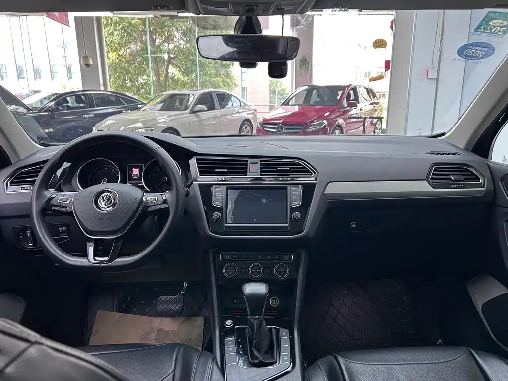 Tiguan L 2017 330 TSI Automatic Two-Wheel Drive Luxury Edition