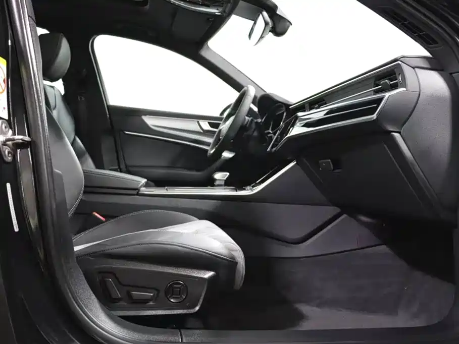 Audi A6L 2022 model 45 TFSI Premium Dynamic Edition