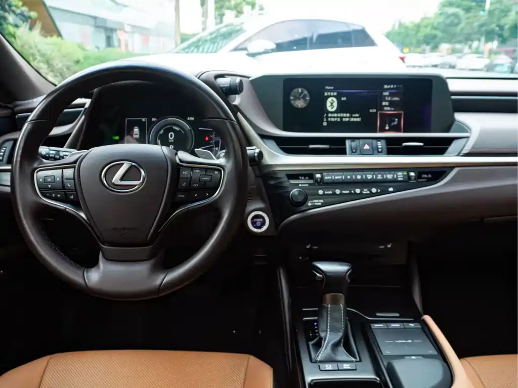 Lexus ES 2020 300h Excellence Edition