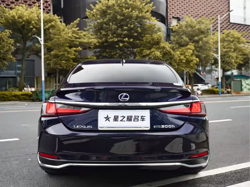 Lexus ES 2020 300h Excellence Edition