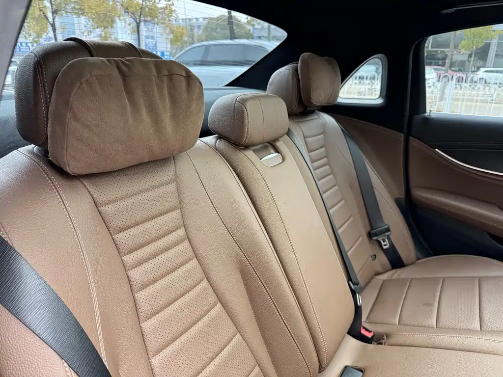 Mercedes-Benz E 350 e L Plug-in Hybrid Sports Sedan 2023