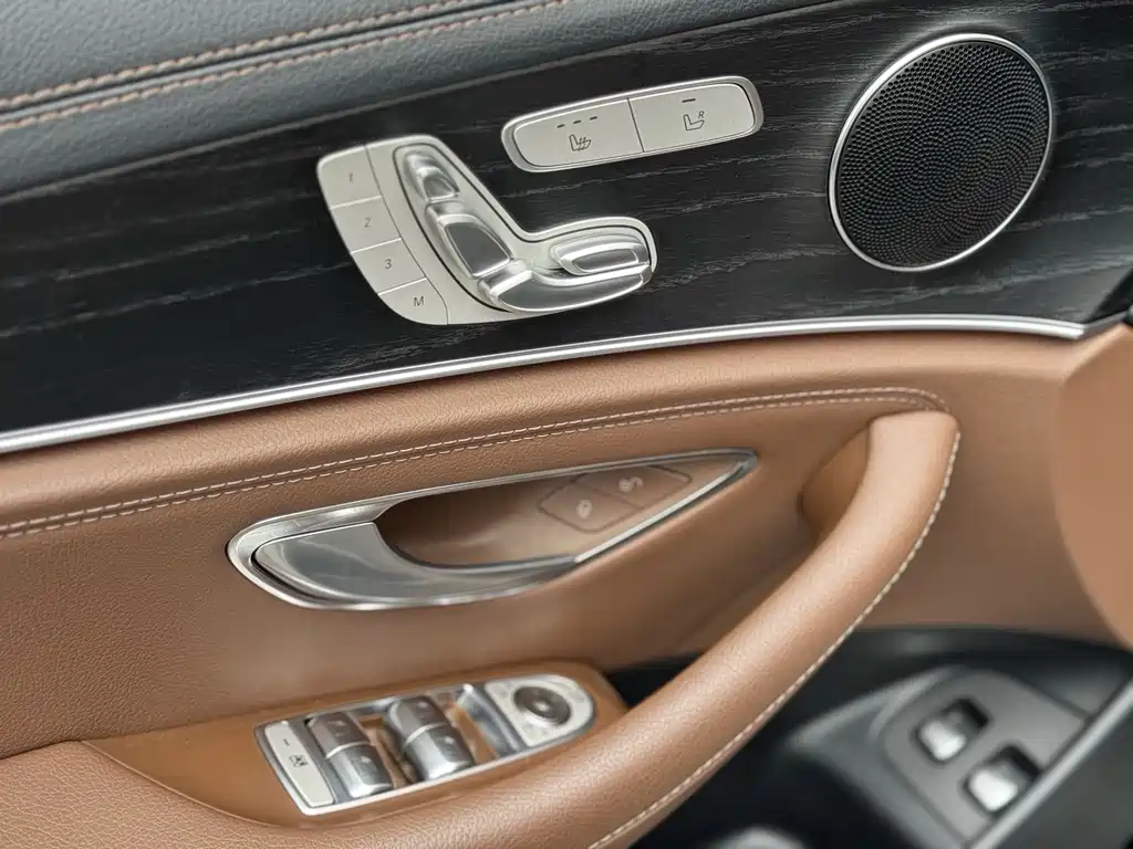 Mercedes-Benz E 350 e L Plug-in Hybrid Sports Sedan 2023