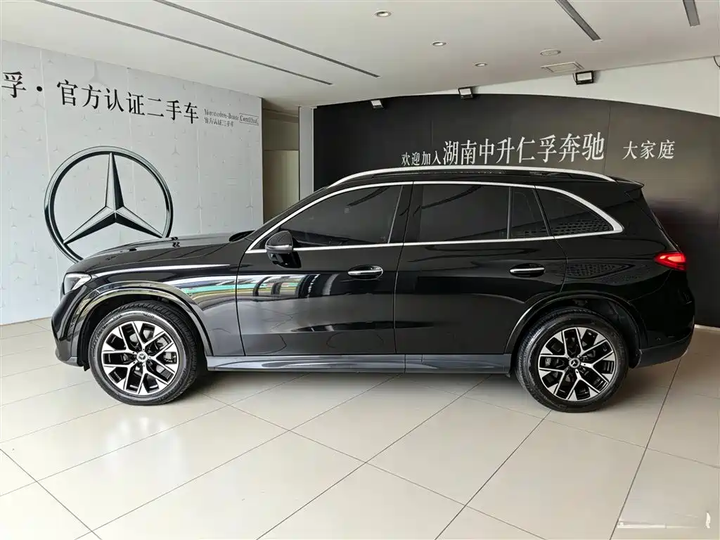 Mercedes-Benz GLC 2023 260 L 4MATIC Luxury 5-door