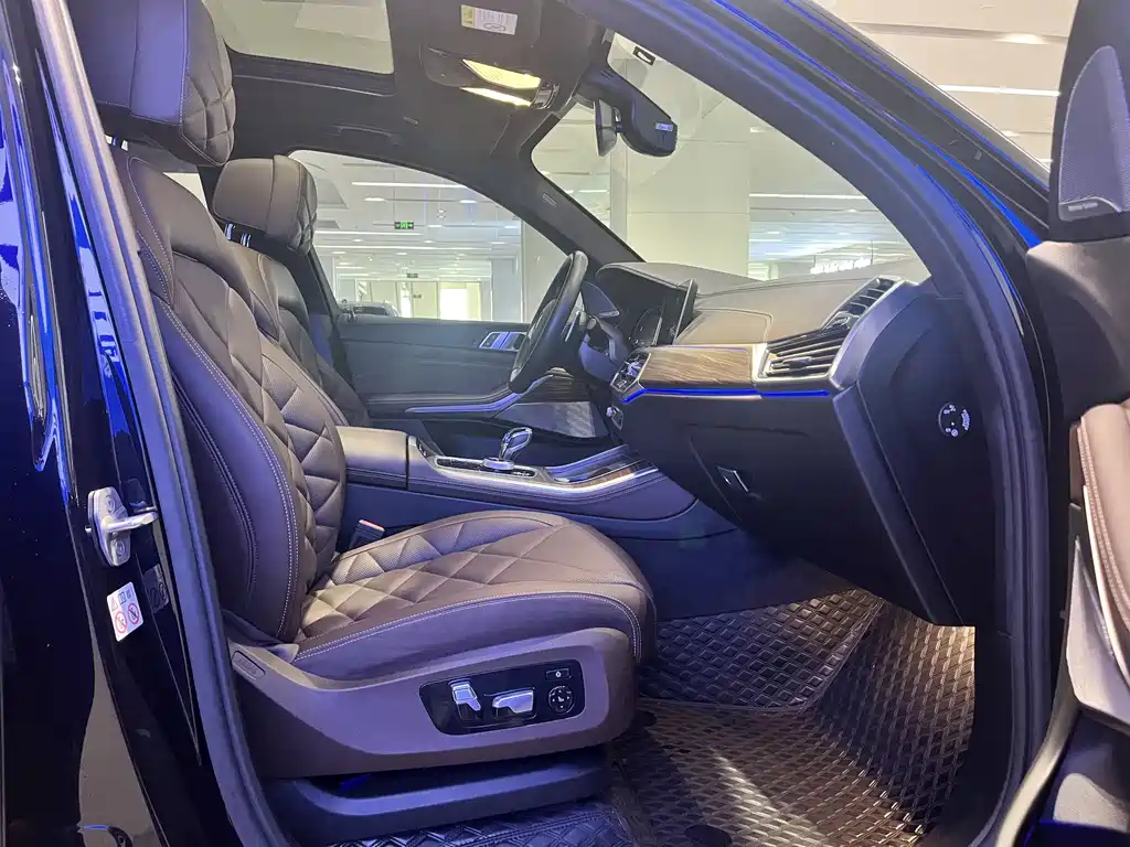 BMW X5 2022 xDrive 40Li M Sport Package