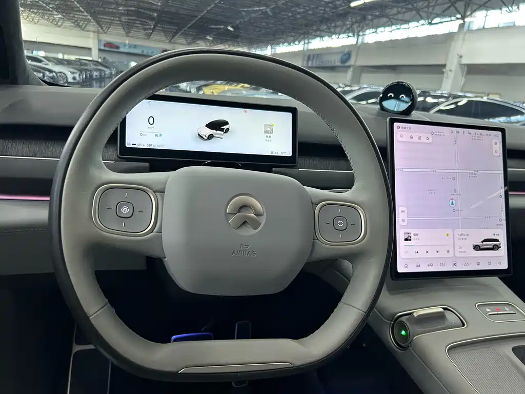 NIO ES8 2023 75kWh Executive Edition