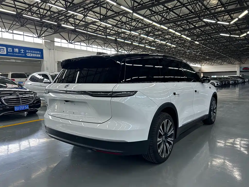 NIO ES8 2023 75kWh Executive Edition