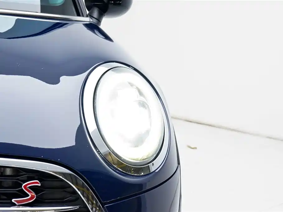2019 MINI Cooper S Artist 5-Door Edition