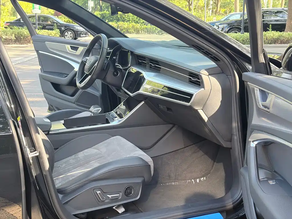 Audi A6L 2024 40 TFSI Luxury Dynamic Edition