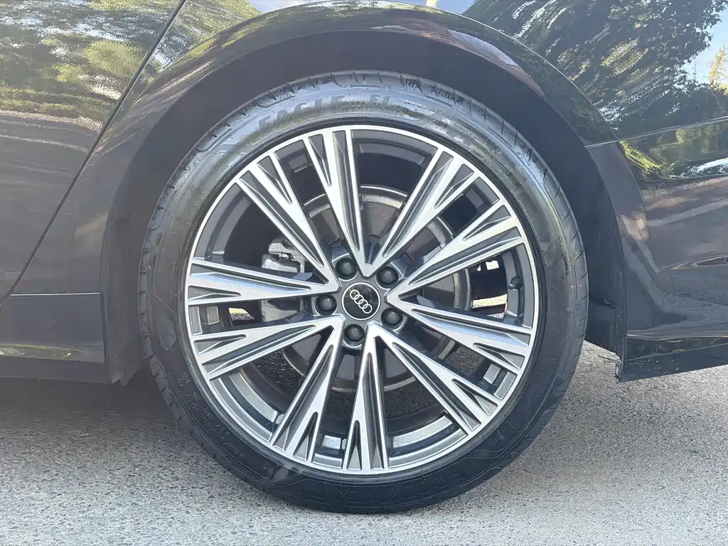 Audi A6L 2024 40 TFSI Luxury Dynamic Edition