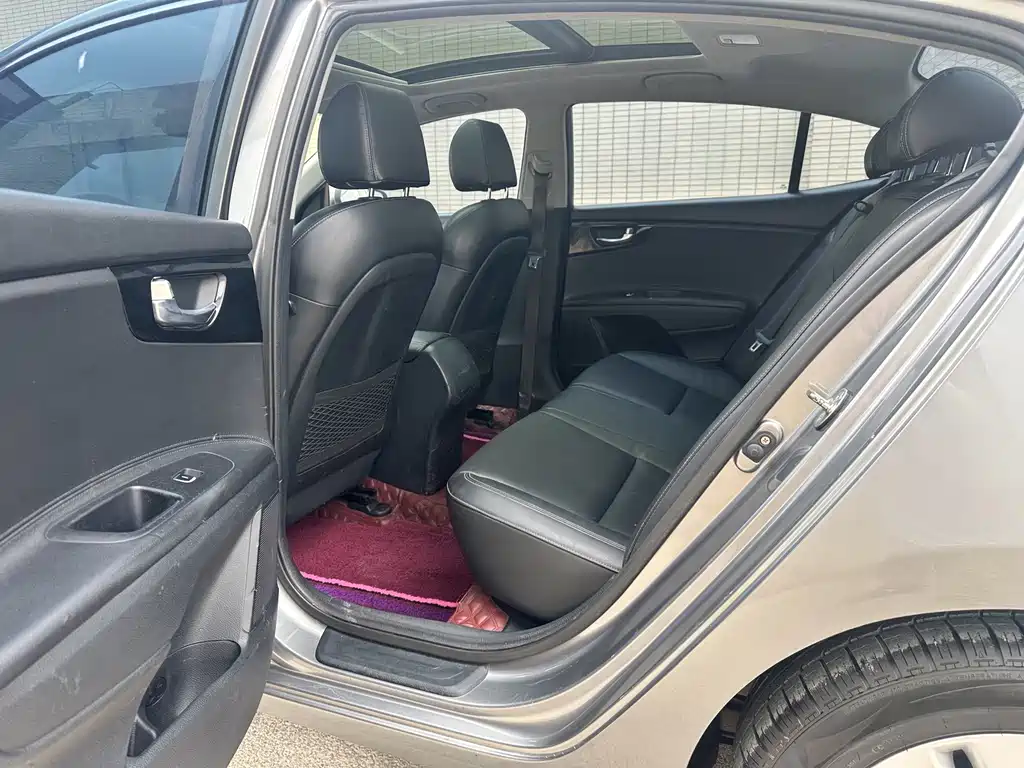Kia K4 2014 1.8L Automatic GLS