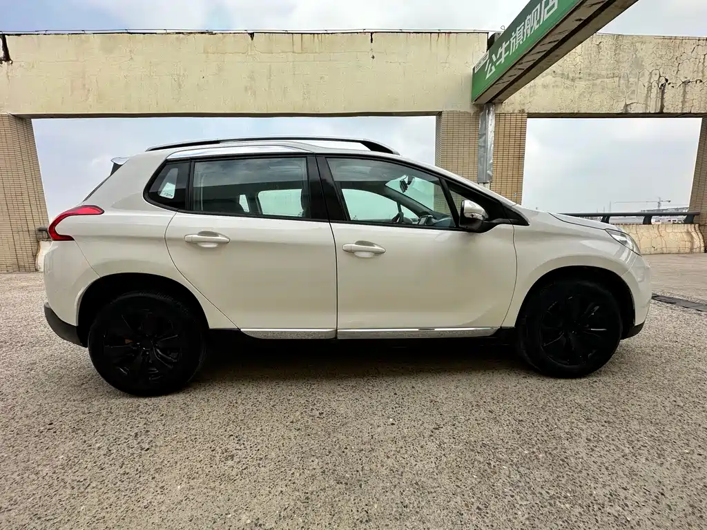 Peugeot 2008 2014 model 1.6L manual Fashion Edition