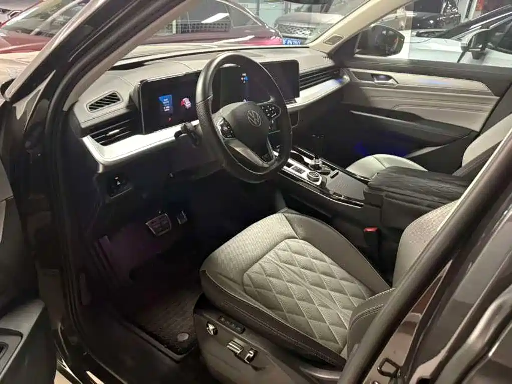揽巡 2024 380TSI 4x4 R-Line Touring ZHONGXING