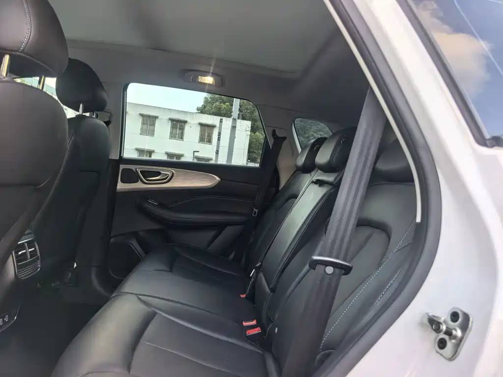 Roewe RX5 2023 Plus 330TGI Automatic Leading Tide Smart Enjoyment Edition