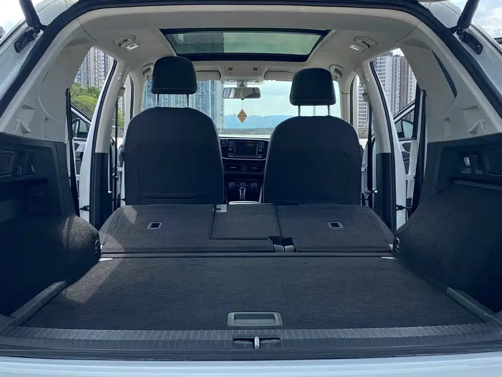 Tayron 2020 330TSI Two Drive Luxury Smart Connect Edition