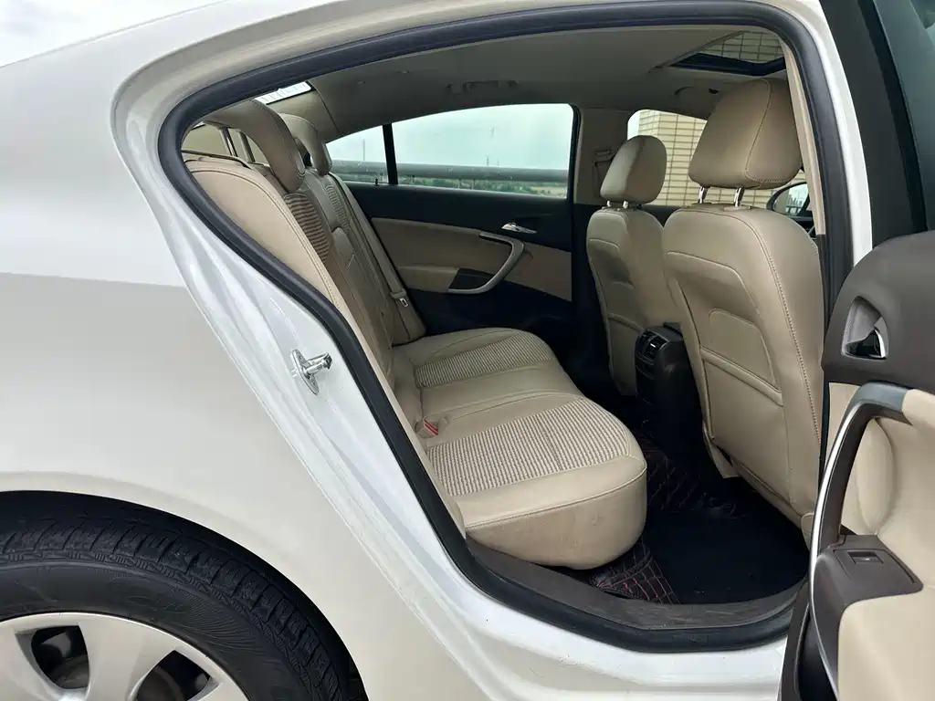 Jingwei 2014 Model 2.0L Leading Fashion Edition