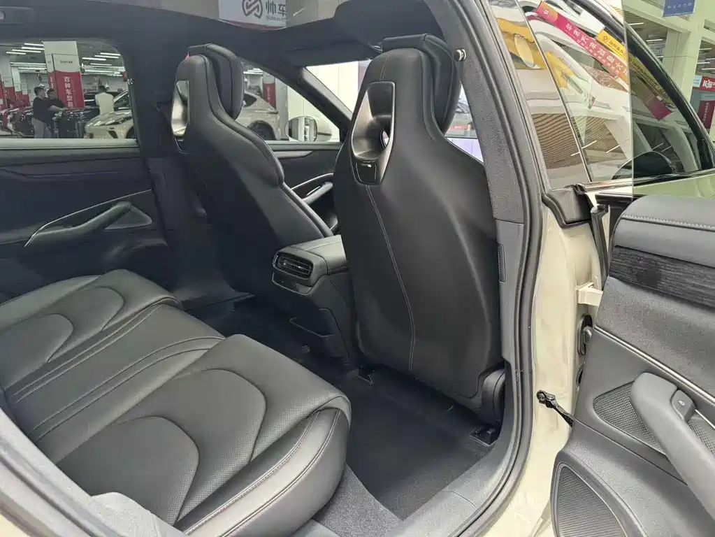 Xiaomi SU7 2024 Edition Four-Wheel Drive Ultra-Long Range High-End Smart Driving Max Version