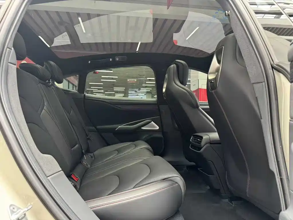 Xiaomi SU7 2024 Edition Four-Wheel Drive Ultra-Long Range High-End Smart Driving Max Version