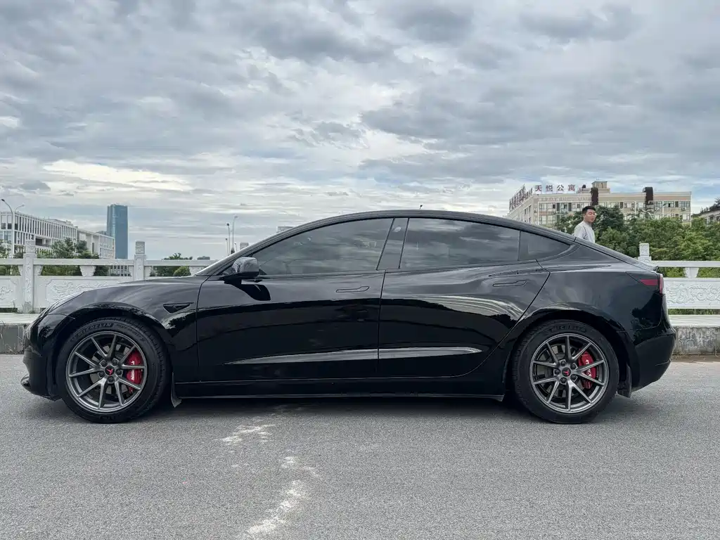 Model 3 Rear-Wheel Drive 2022