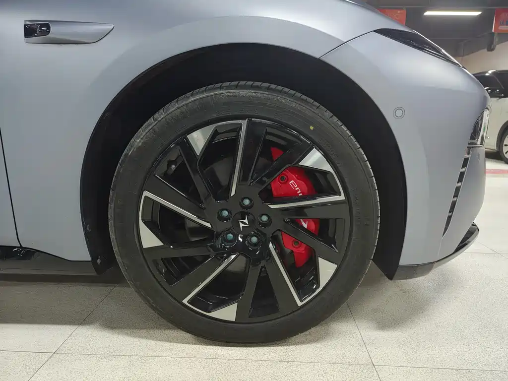 eπ007 2024 Edition 540 All-Wheel Drive Max Version