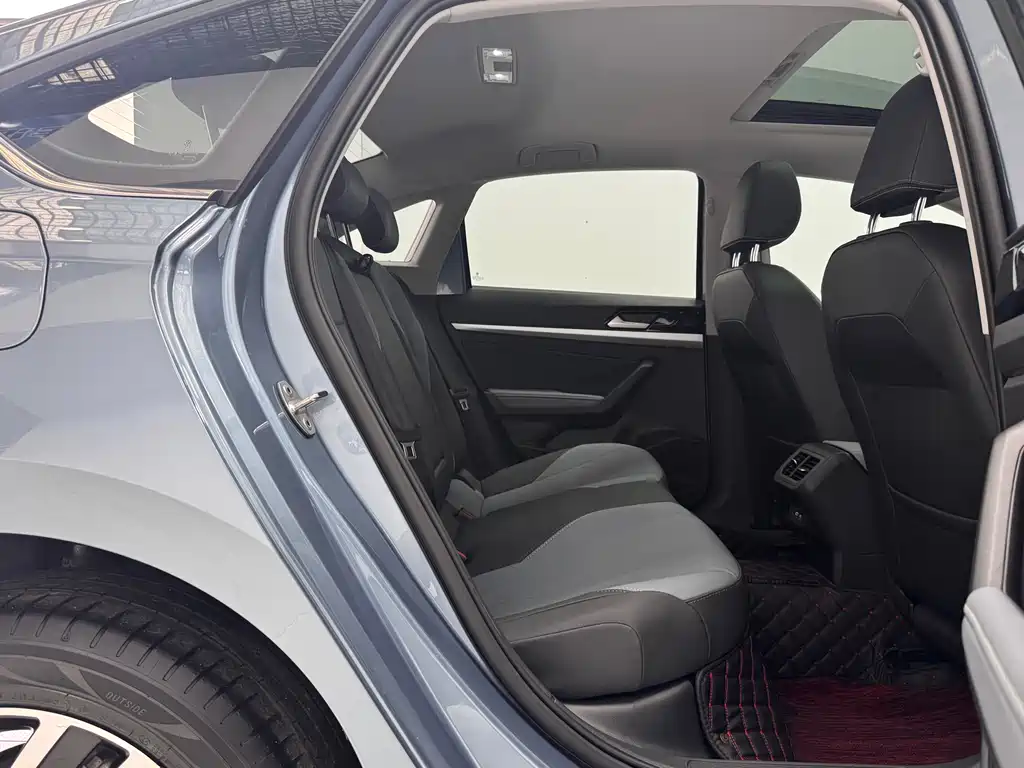Lingyi 2023 Model 1.5L Automatic Five Million Edition