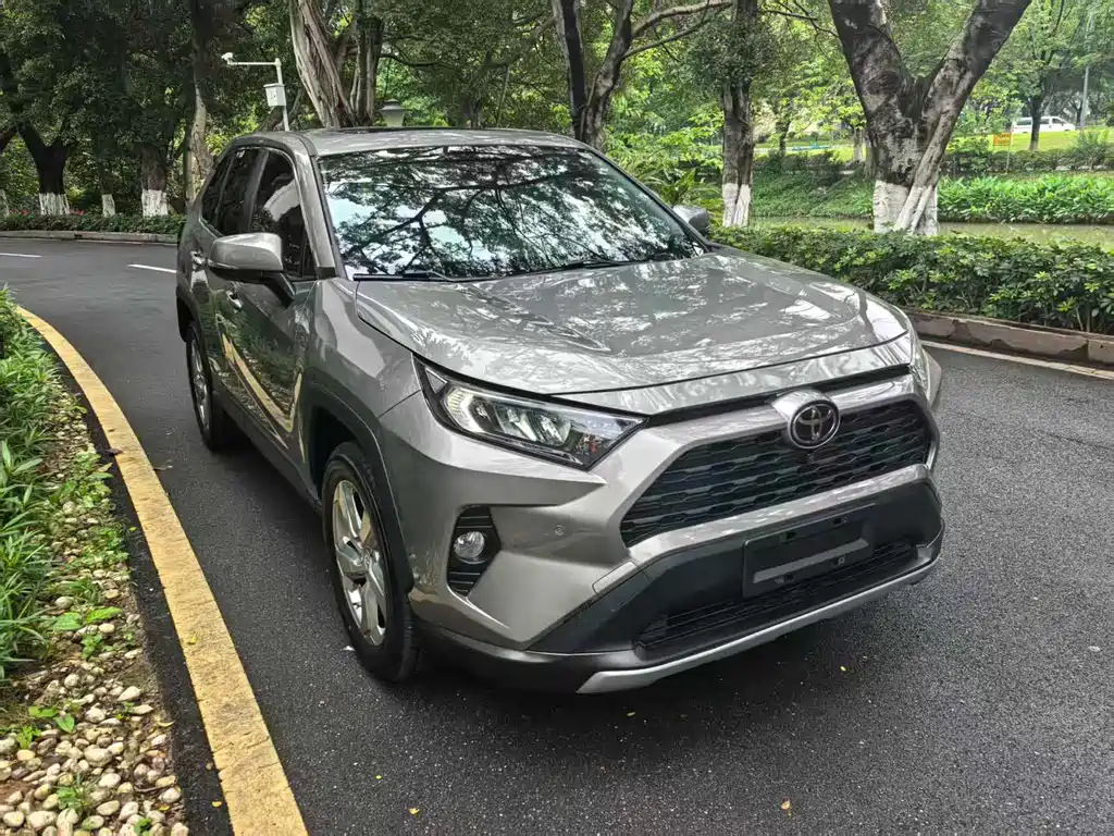 RAV4 2020 2.0L CVT Two-Wheel Drive Fashion Edition