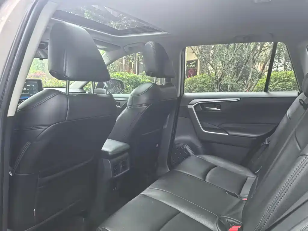 RAV4 2020 2.0L CVT Two-Wheel Drive Fashion Edition