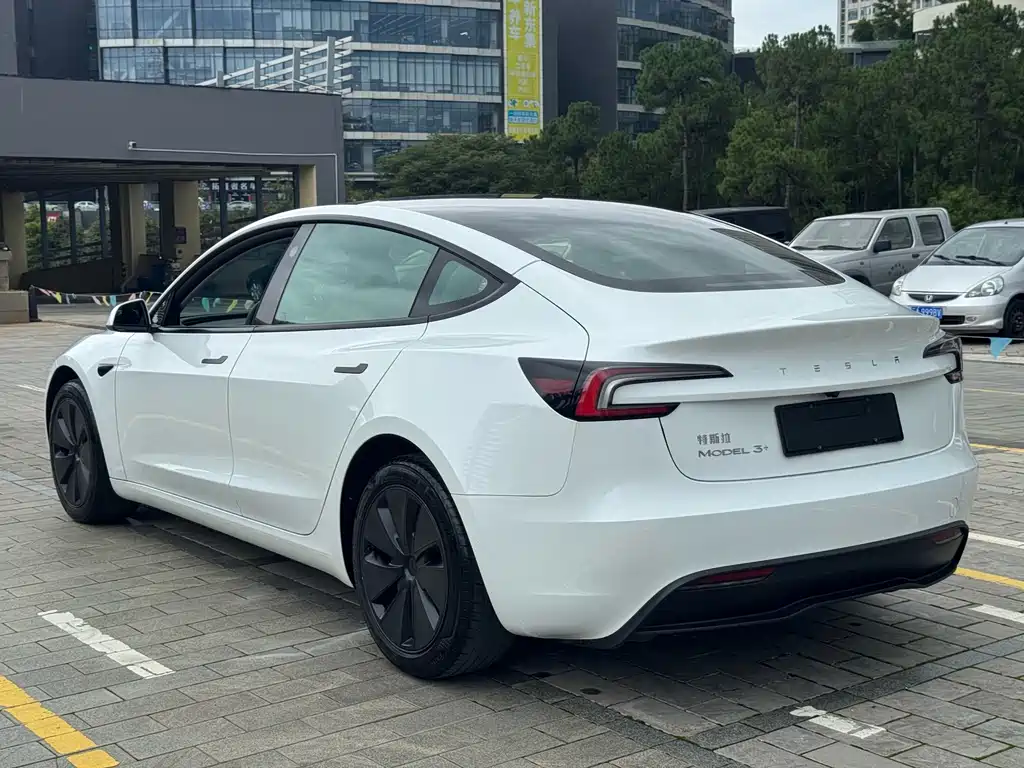 Model 3 Long Range Rear-Wheel Drive 2025 Edition